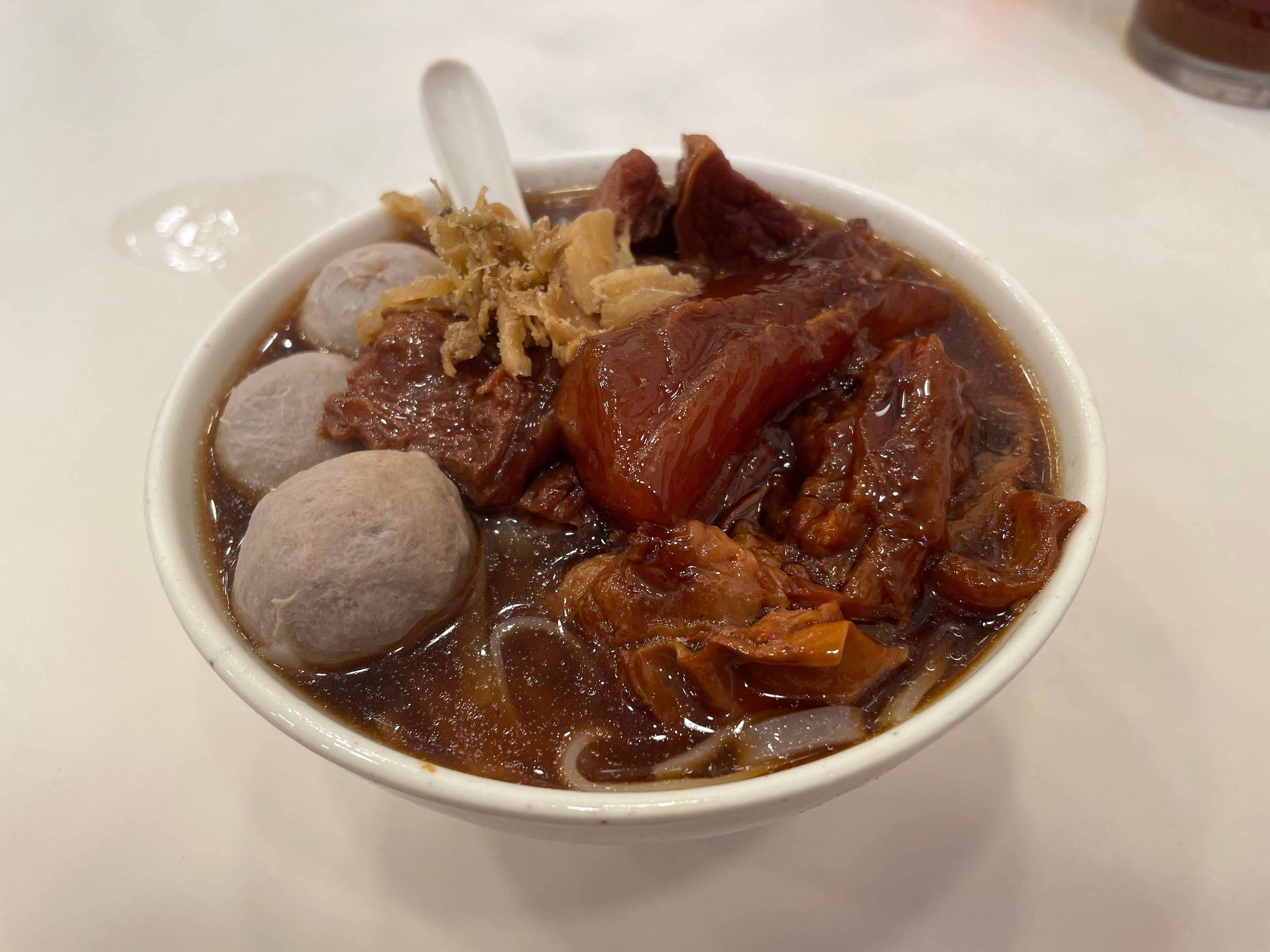 牛丸、牛筋、牛腩三合一河粉