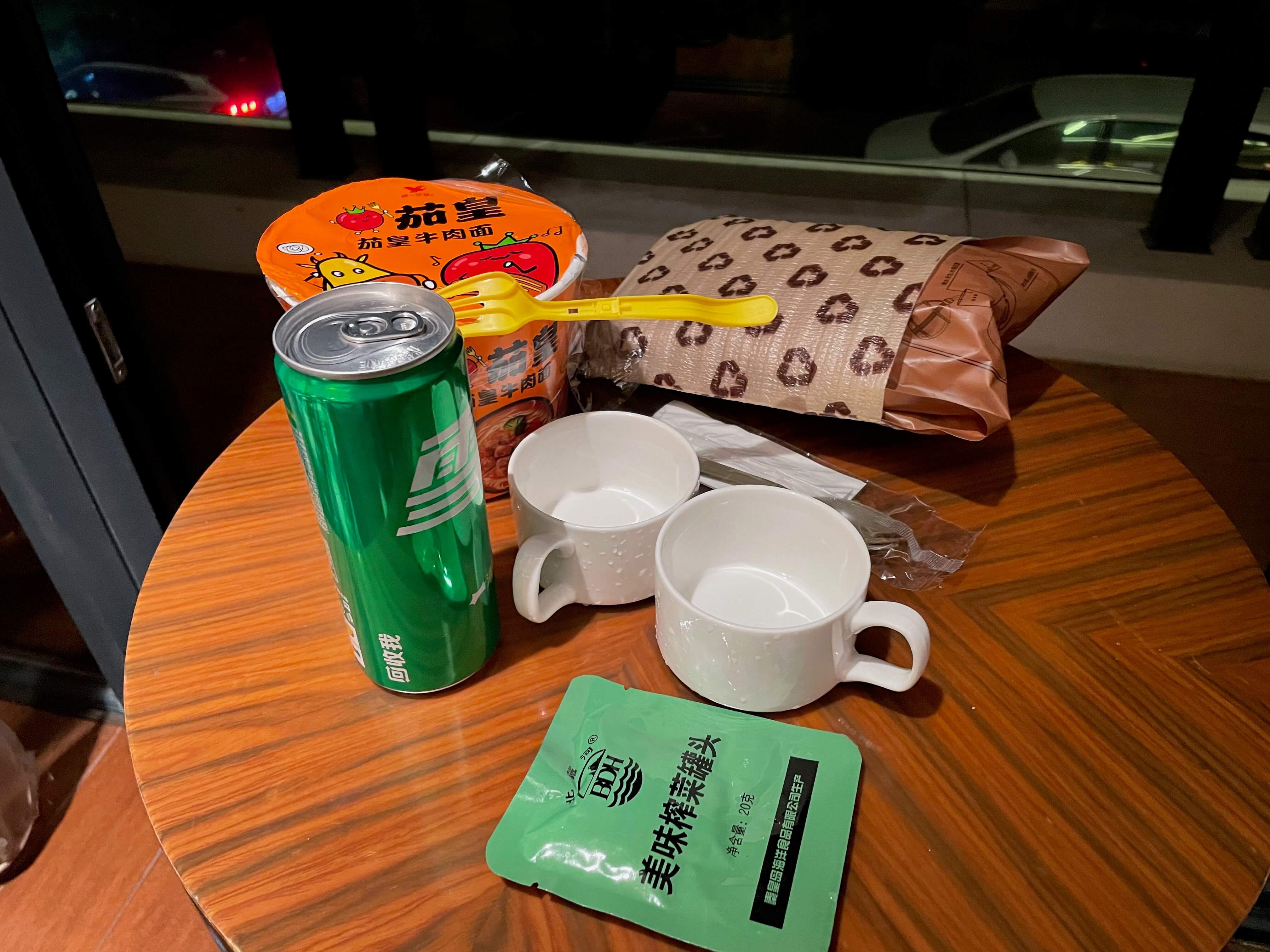 酒店里的自热口粮